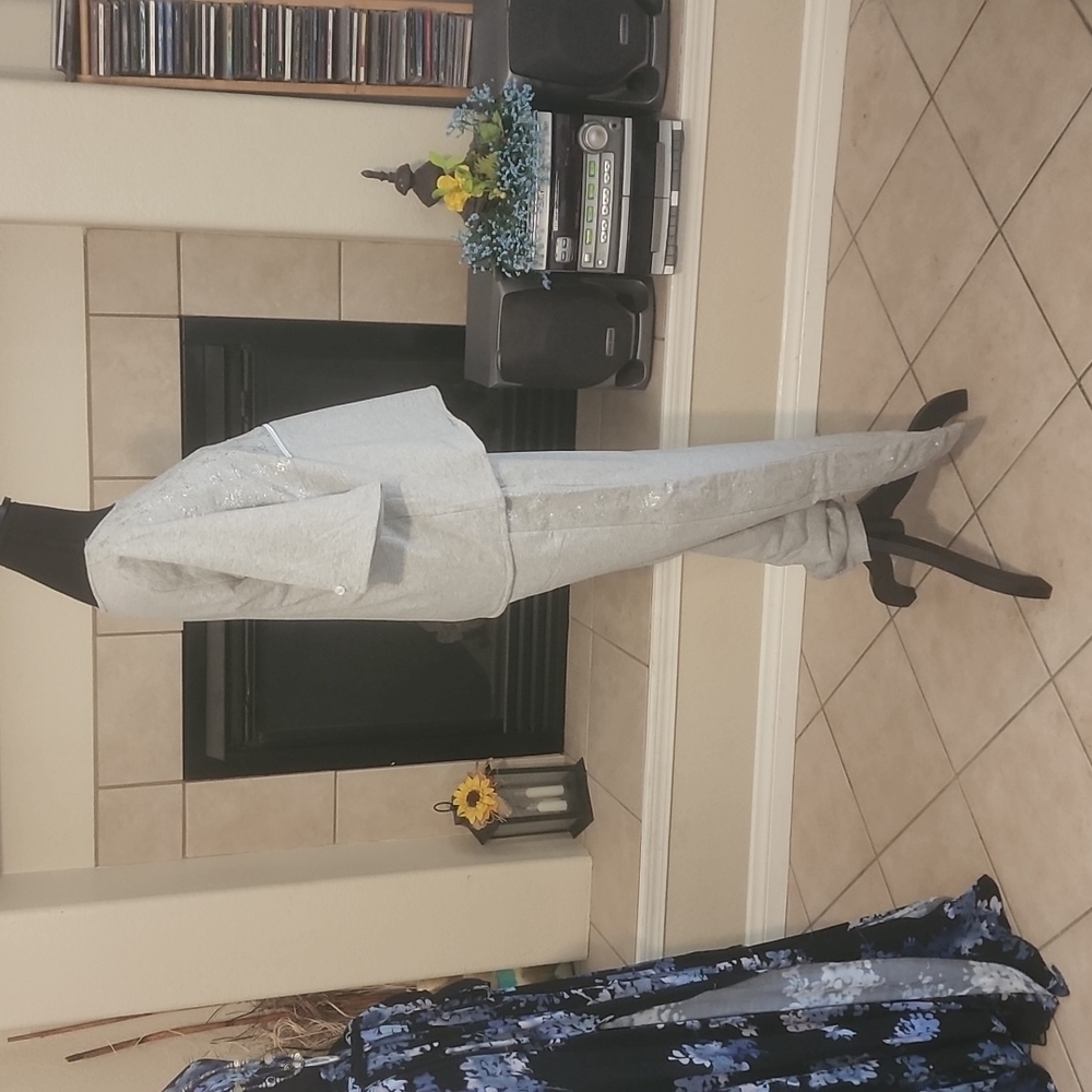 Sweatsuit - Picture 5 of 5